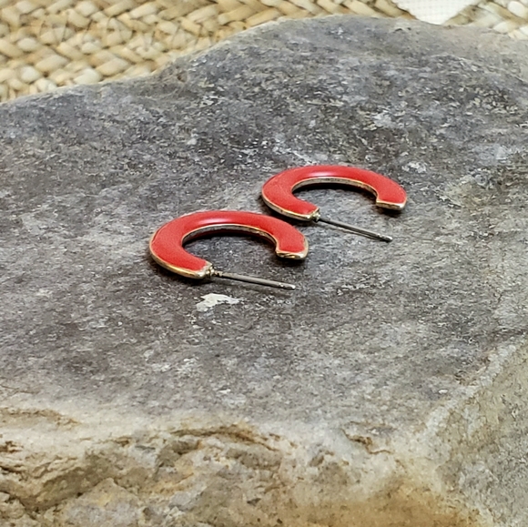 Red Enamel Skinny Huggie Post Hoops Vintage - Picture 5 of 8